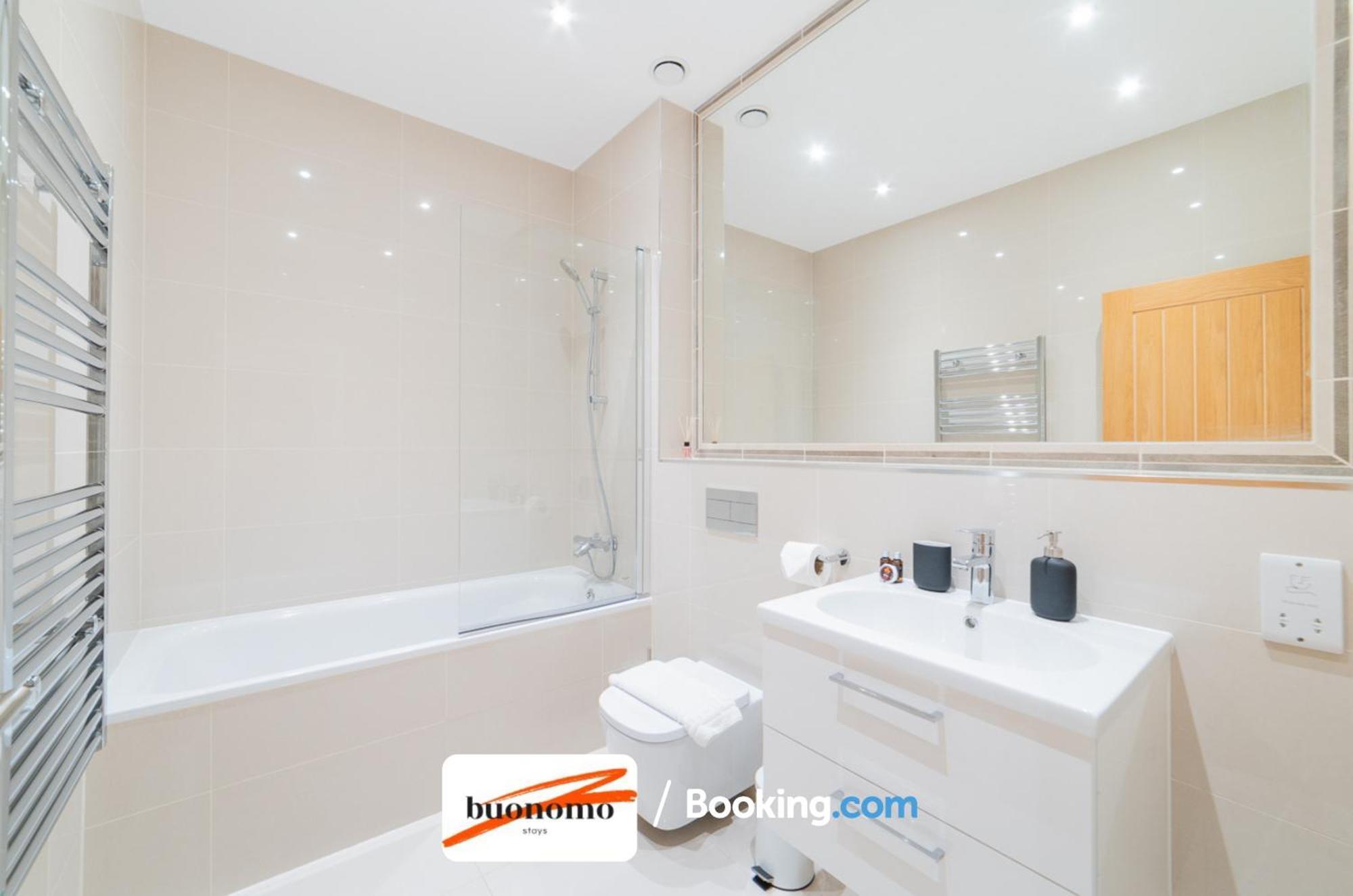 Two Bedroom Apartment At Buonomo Stays Short Lets & Serviced Accommodation Close To Wimbledon Tennis Courts London Exterior foto